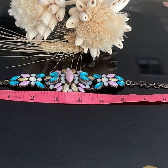 Plunder flower statement bracelet - Picture 5 of 5